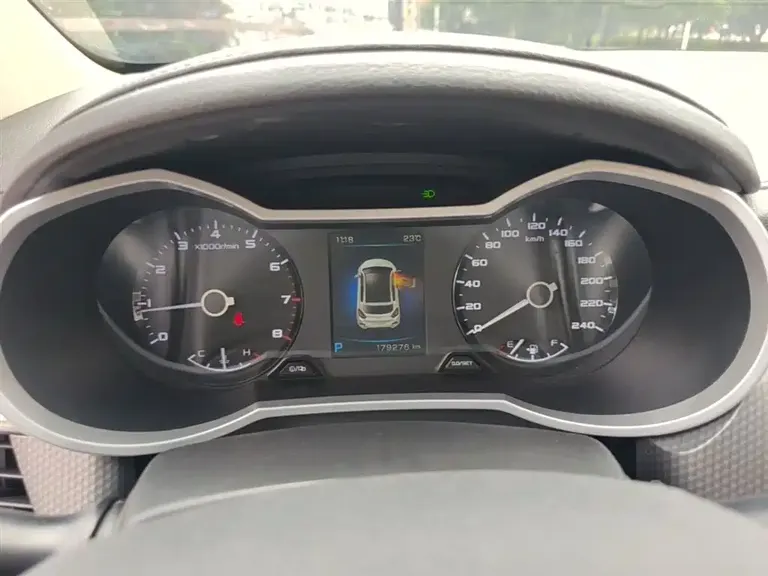 Geely Emgrand GS Grace 1.8 L Auto Leading Style
