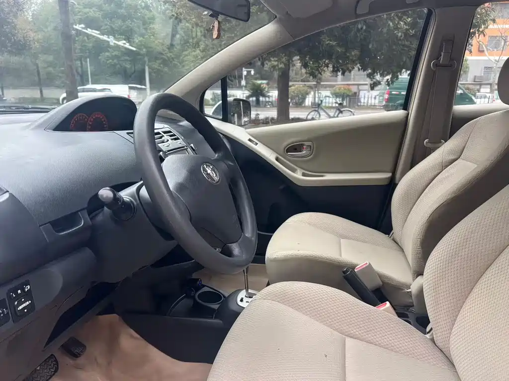 Yaris 1.6 E Auto Comfort