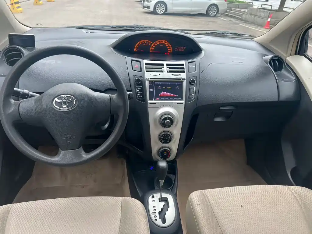 Yaris 1.6 E Auto Comfort