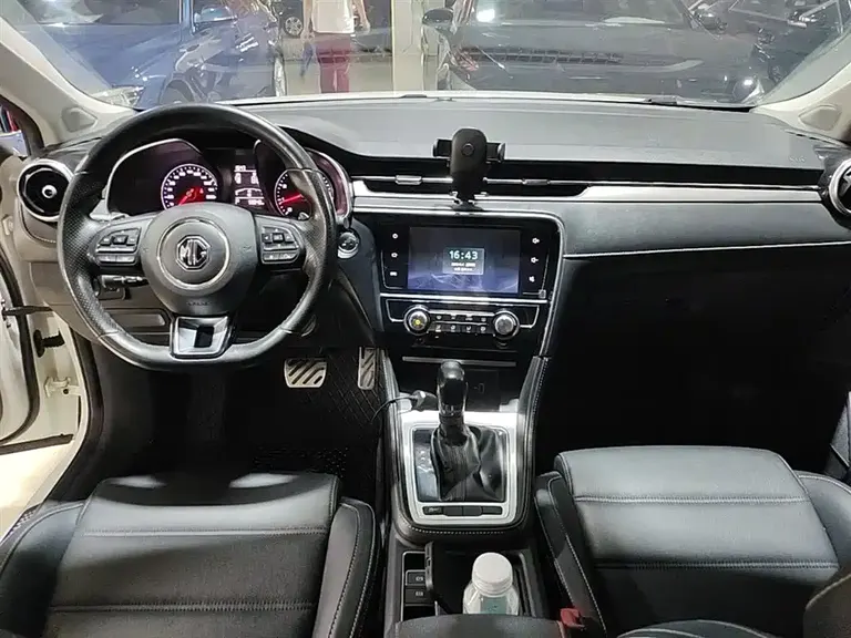 MG6 20 T Auto Luxury Connected CN-V