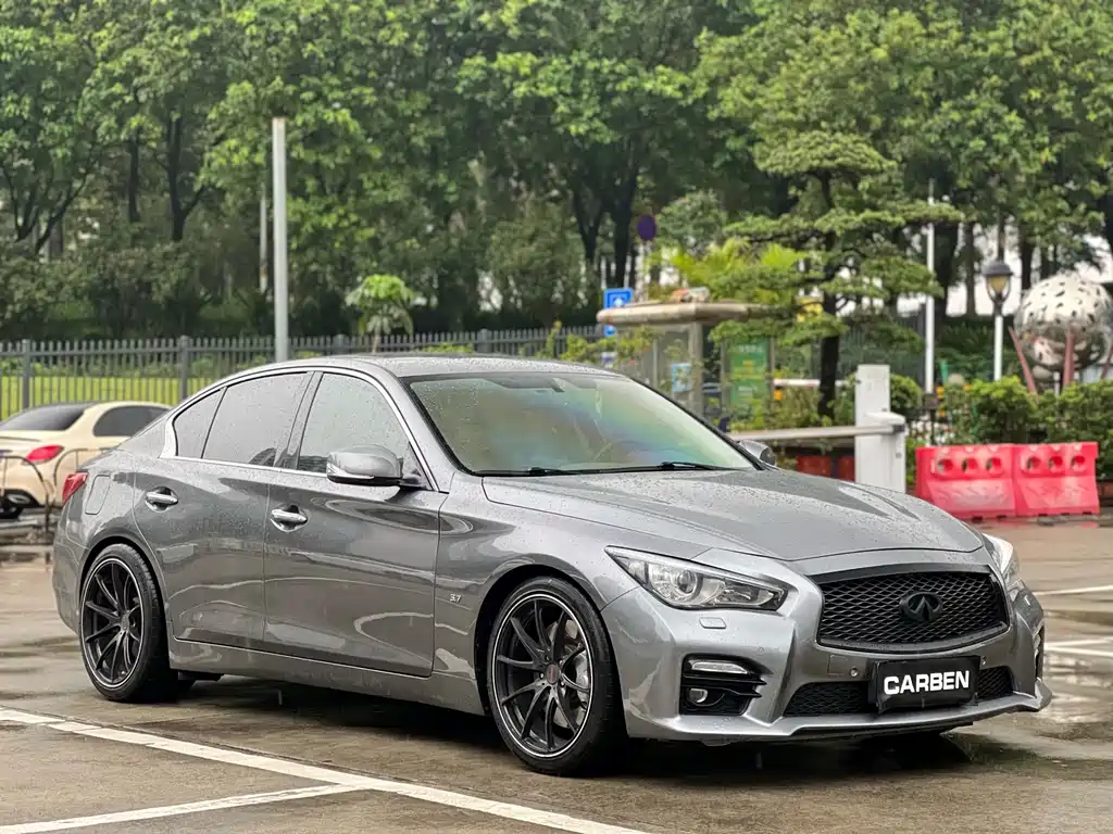 Infiniti Q50 3.7 L Luxury Sport