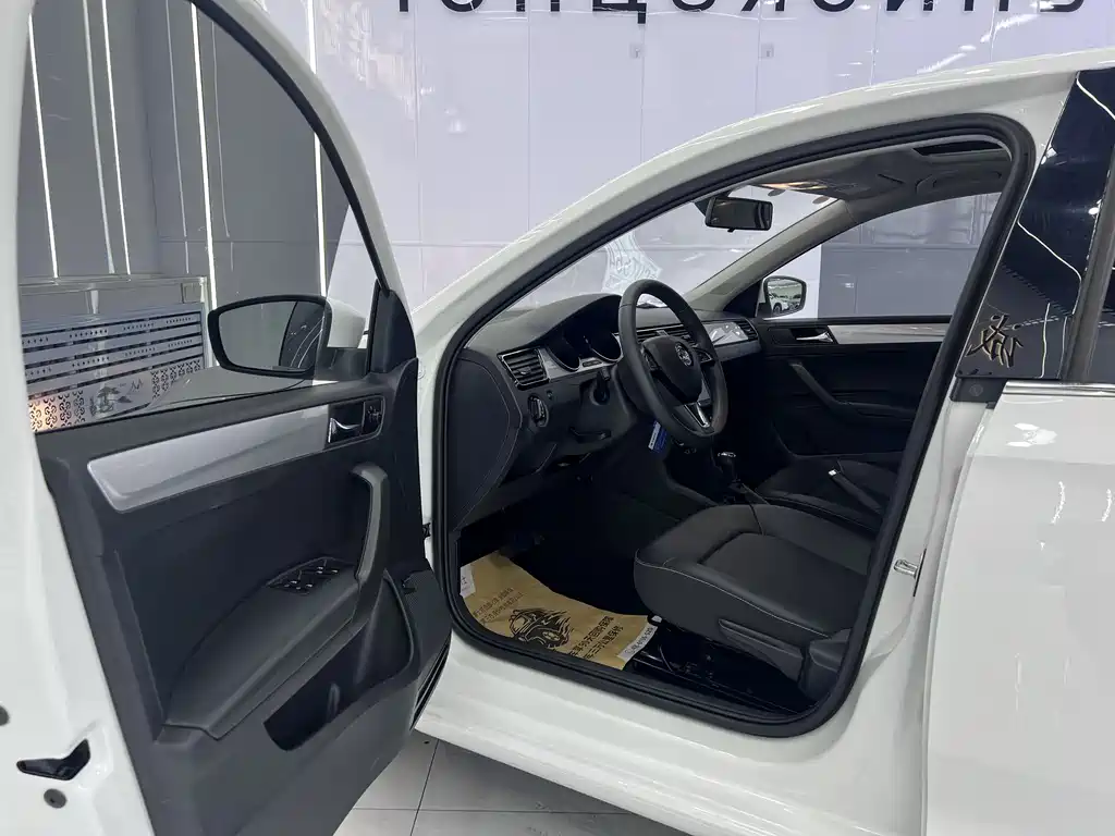 Rapid 1.5 L Auto Comfort Enjoyment