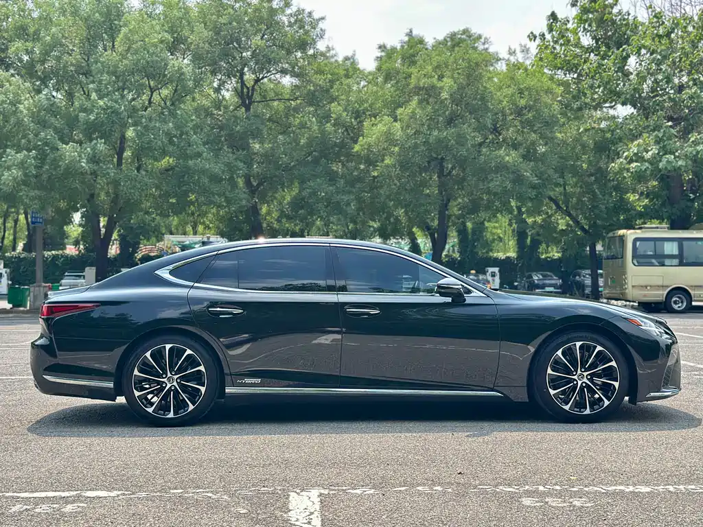 Lexus LS 500 h Executive