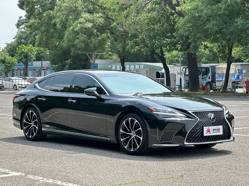 Lexus LS 500 h Executive