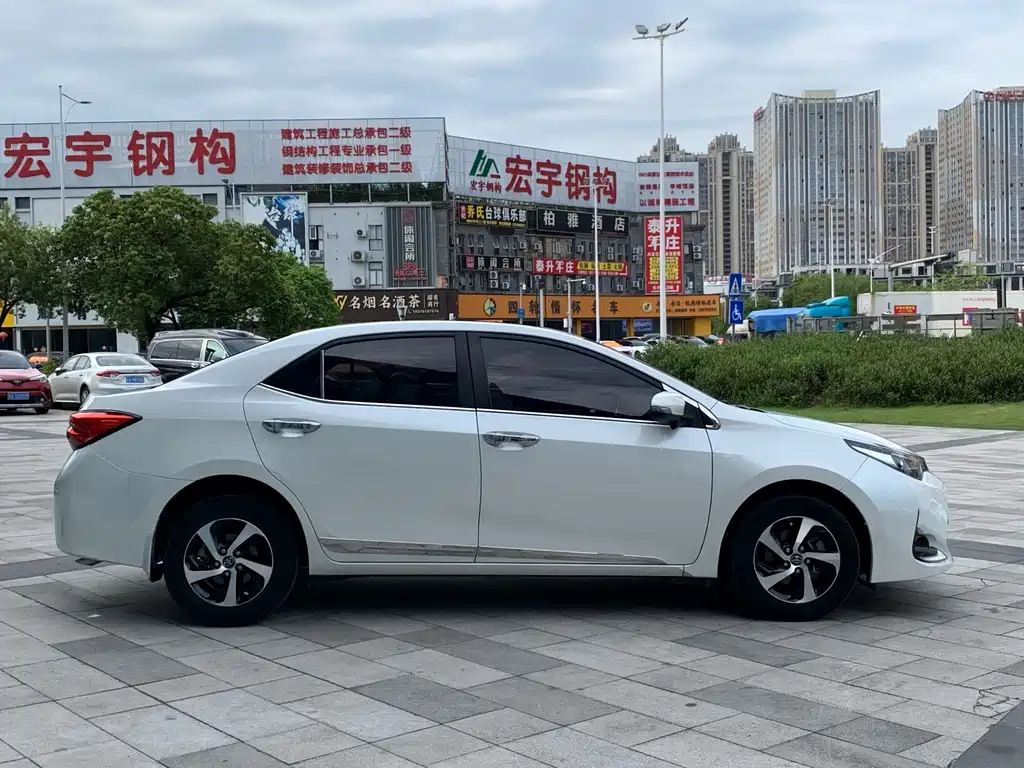 Levin Facelift 185 T CVT Elite CN-VI