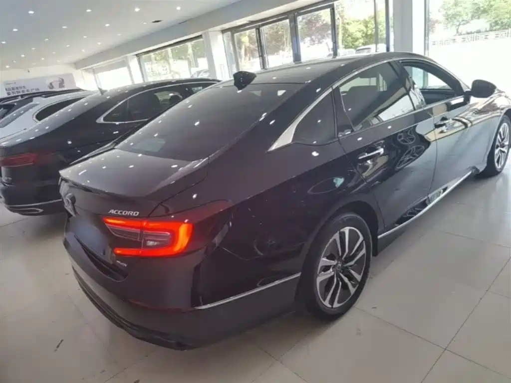 Accord Sharp· Hybrid 2.0 L Sharp Leading
