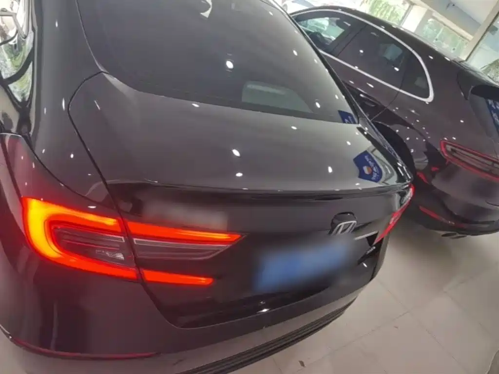 Accord Sharp· Hybrid 2.0 L Sharp Leading