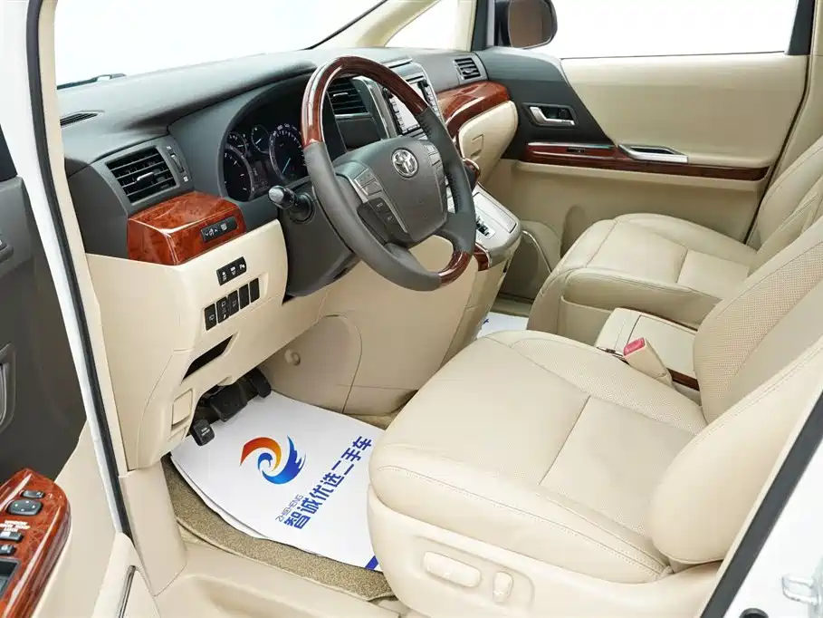 Alphard 2.4 L Luxury