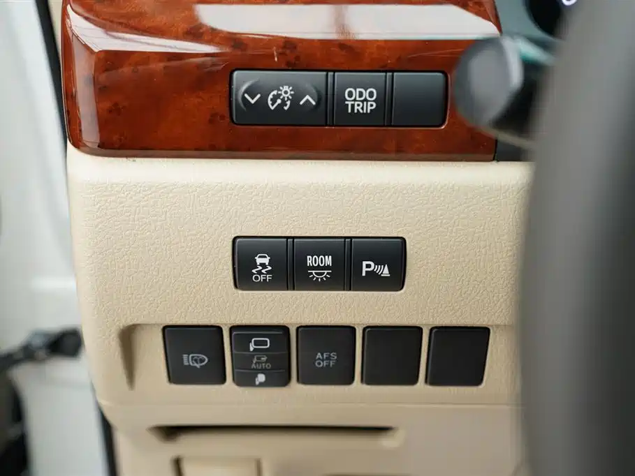 Alphard 2.4 L Luxury
