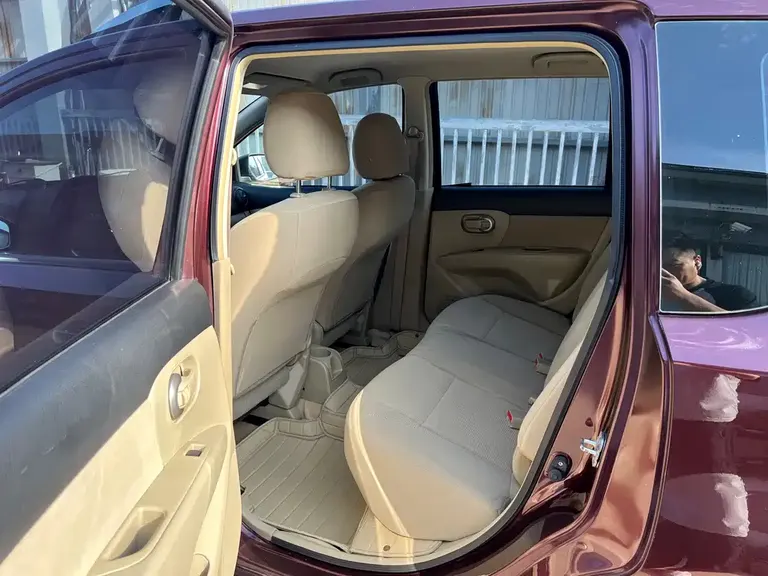 Nissan Livina 1.6 XE CVT Comfort