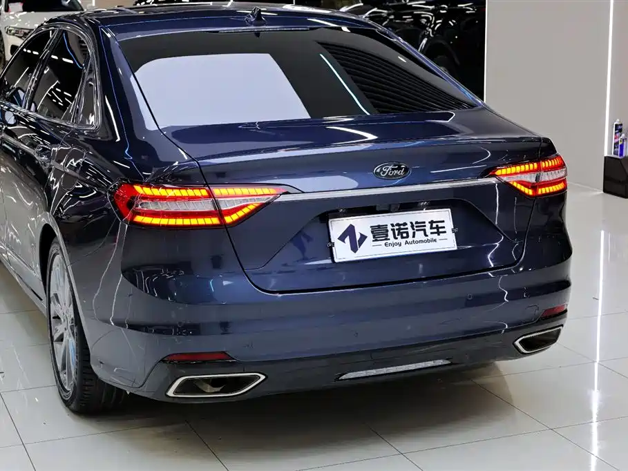 Taurus EcoBoost 245 Premium