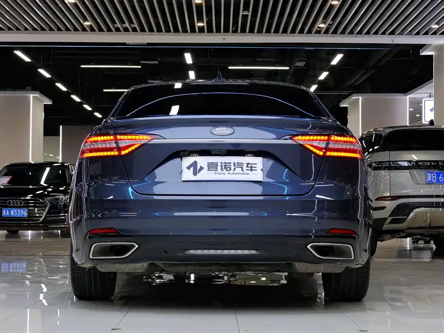 Taurus EcoBoost 245 Premium