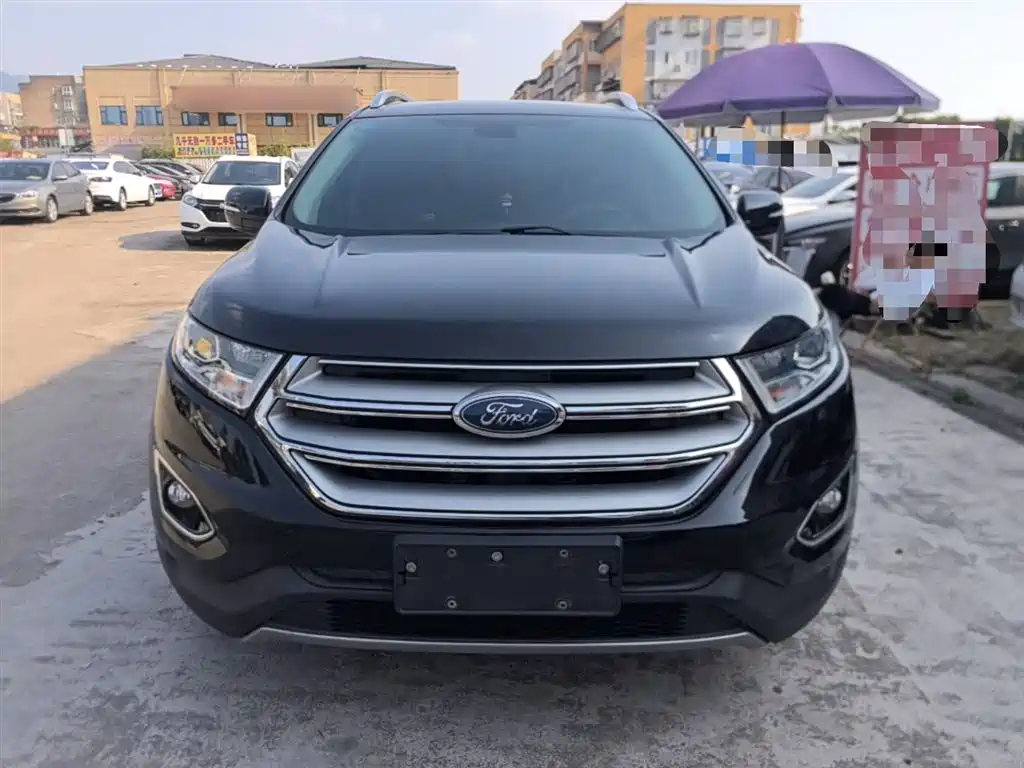 Edge EcoBoost 245 2 WD Platinum Sharp 5-seat