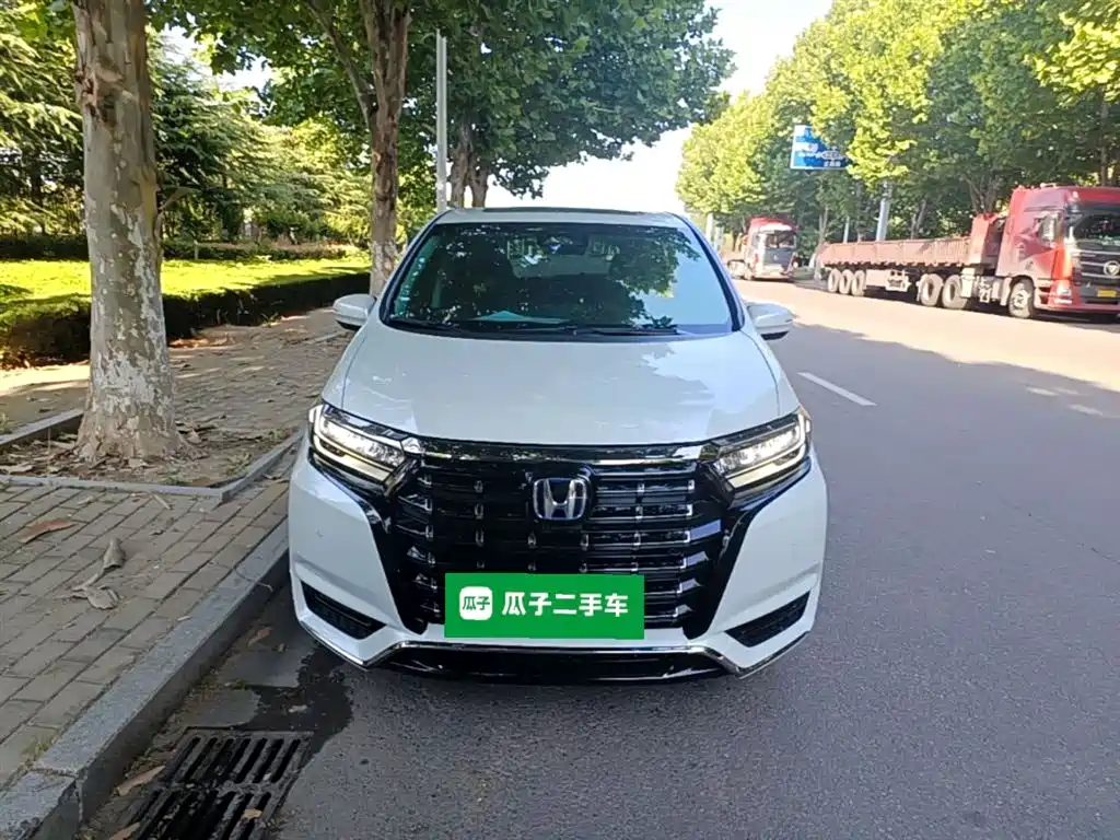 Elysion 2.0 L e:HEV Luxury