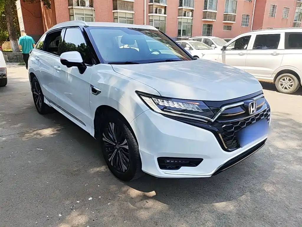 Honda UR-V 370 TURBO 2 WD Graceful