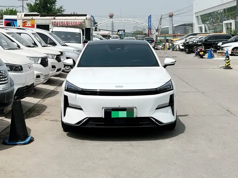 Geely Galaxy L6 125 km Creative Dream
