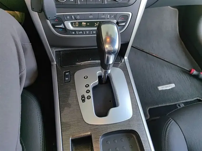 Renault 纬度 纬度 2013款 改款 2.0 L CVT豪华版