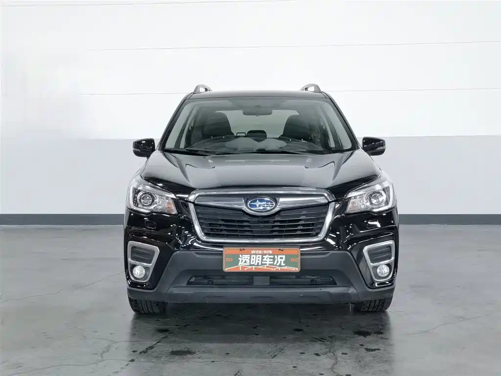 Forester 2.0 i Luxury