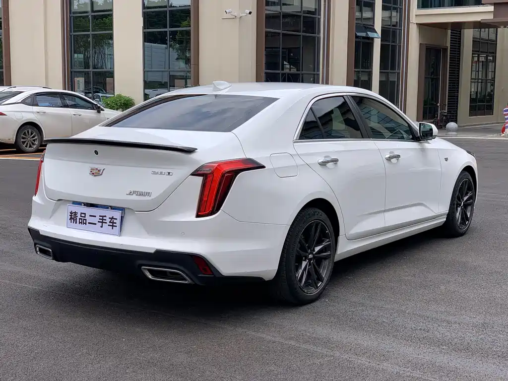 Cadillac CT4 28 T Luxury