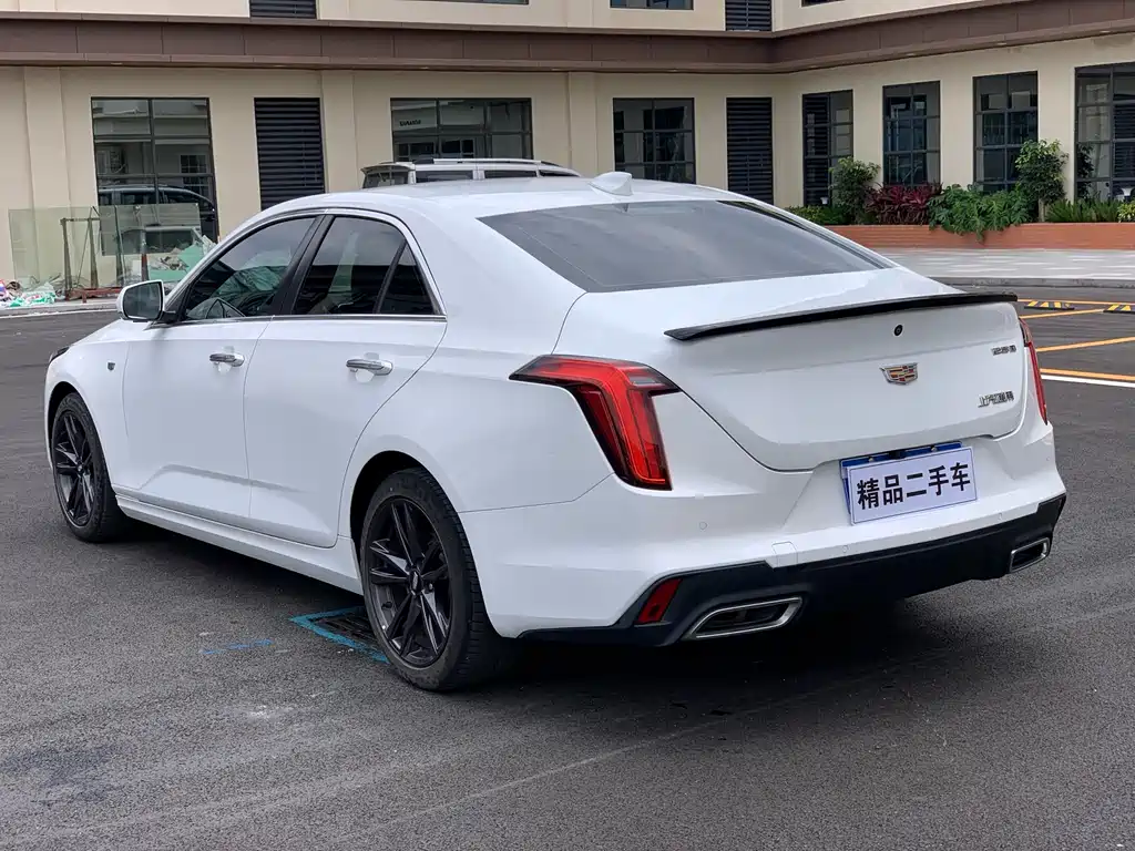 Cadillac CT4 28 T Luxury