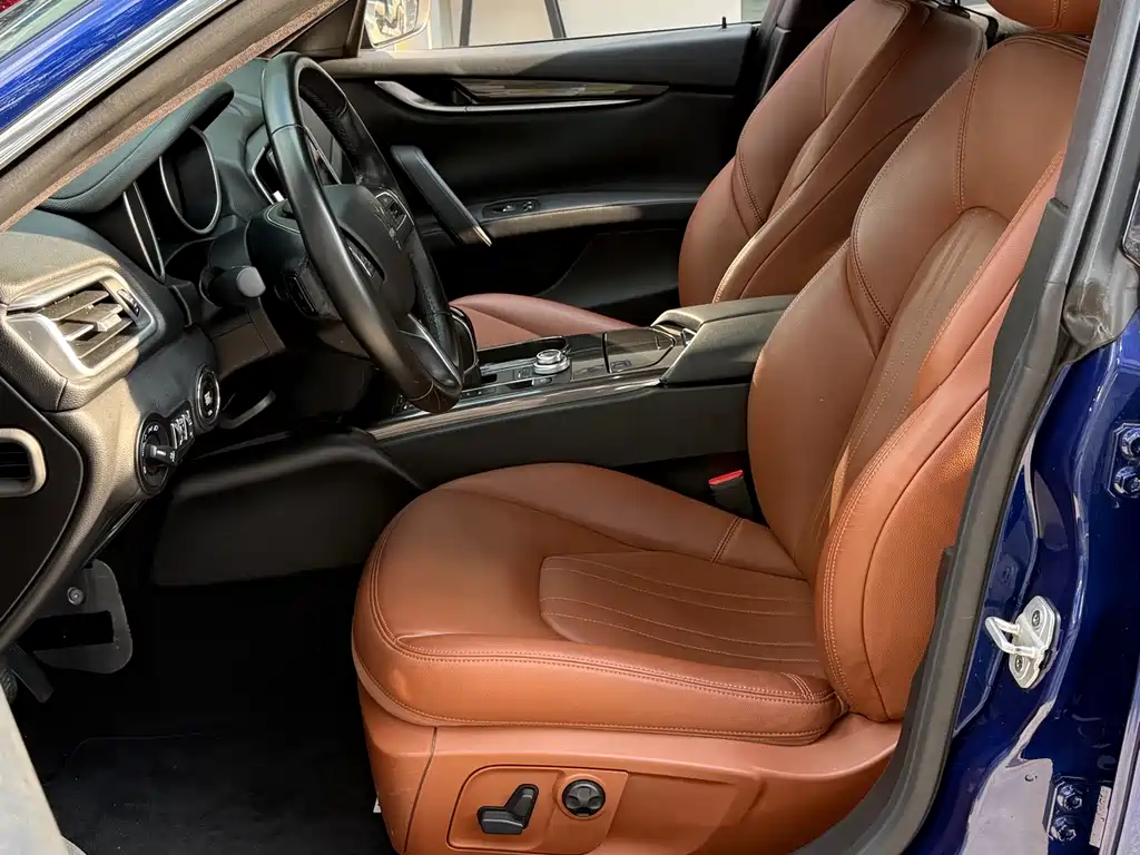 Ghibli Facelift 3.0 T Standard