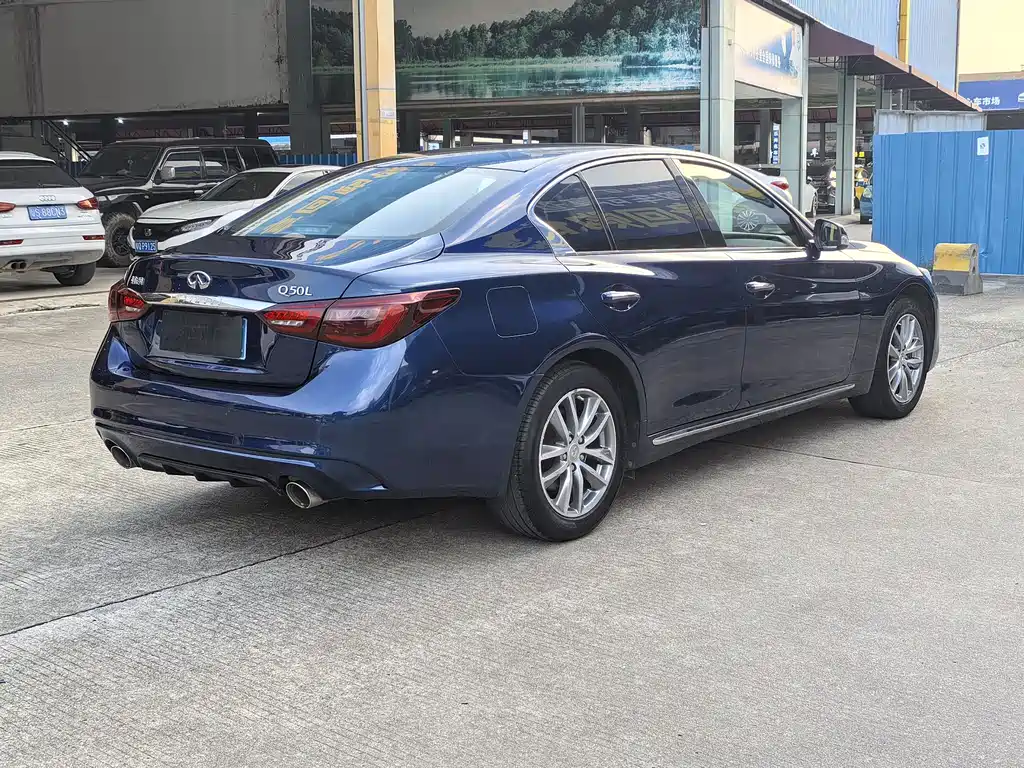 Infiniti Q50 L 2.0 T Comfort CN-VI