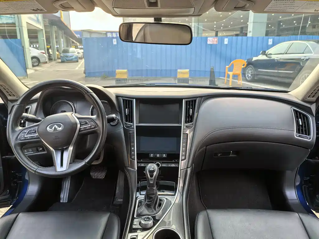 Infiniti Q50 L 2.0 T Comfort CN-VI