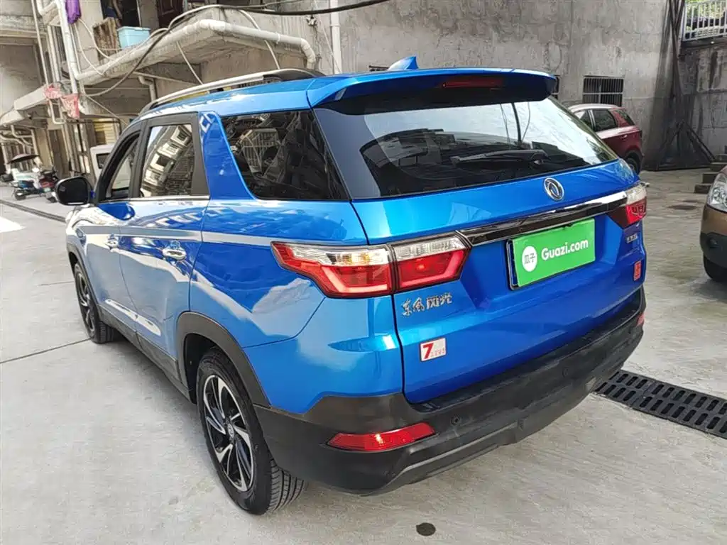 Fengguang S560 1.8 L Manual Comfort 7-seat