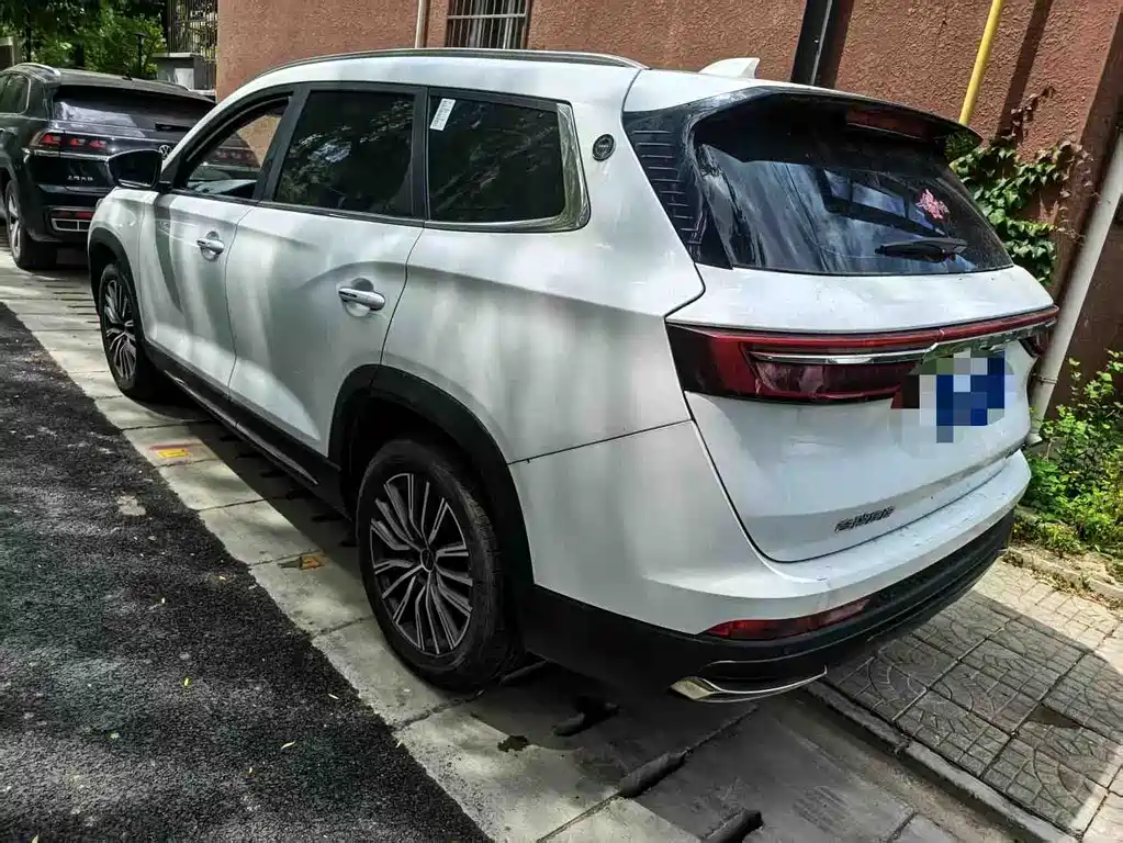 Jetour X90 PLUS 1.6 TD DCT Villa 5-seat
