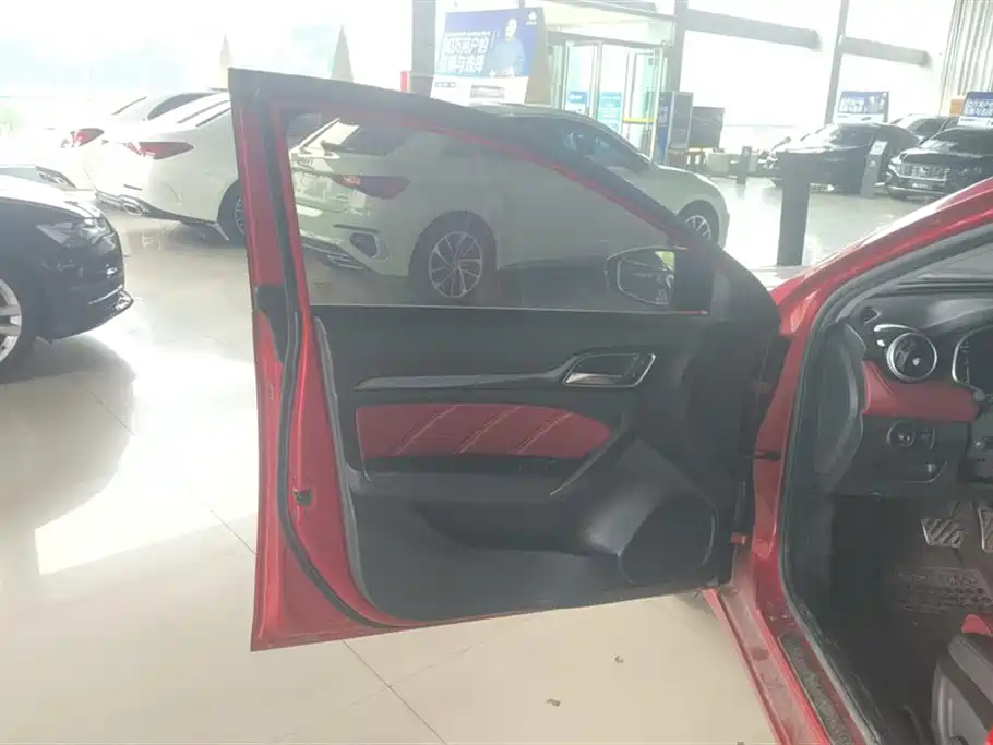 MG6 20 T Auto Trophy10 th Anniversary
