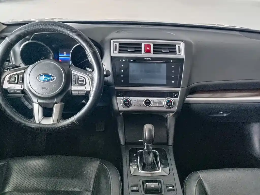 Outback 2.5 i Luxury Navigation