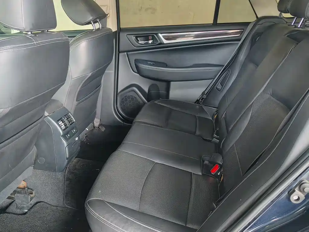 Outback 2.5 i Luxury Navigation