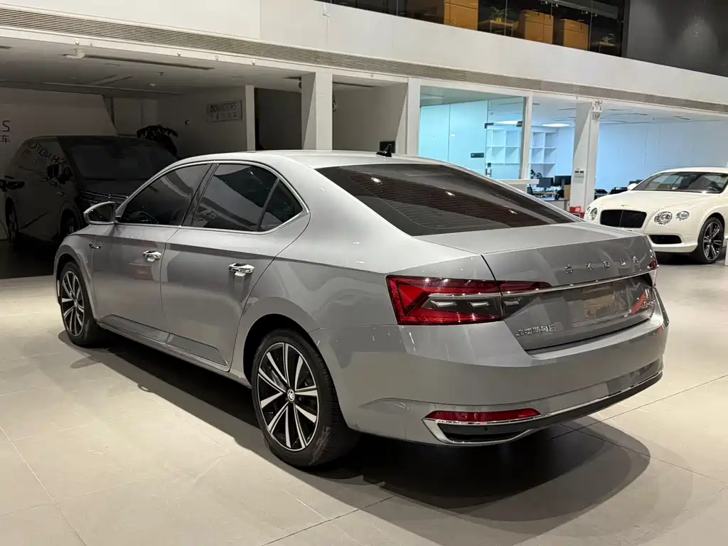 Superb Facelift TSI280 DSG Premium