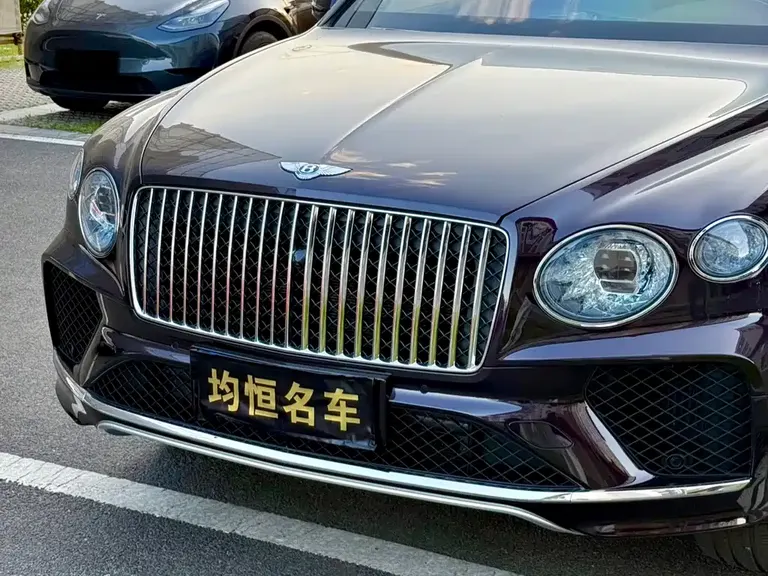 Bentley Bentayga 4.0 T V8 LWB Range