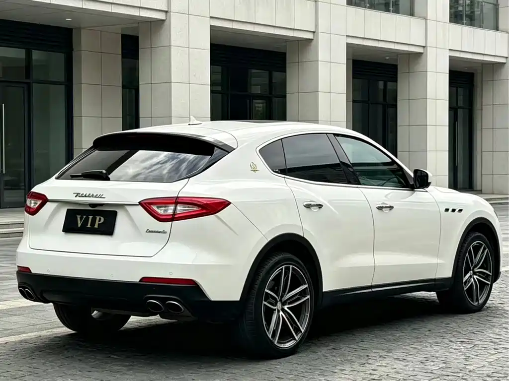 Levante 3.0 T Standard CN-V