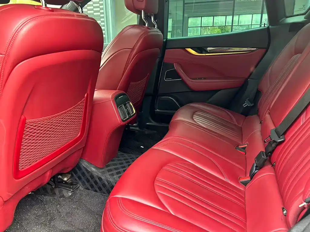 Levante 3.0 T Standard CN-V