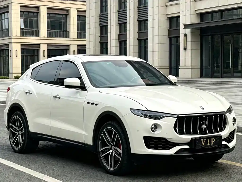 Levante 3.0 T Standard CN-V