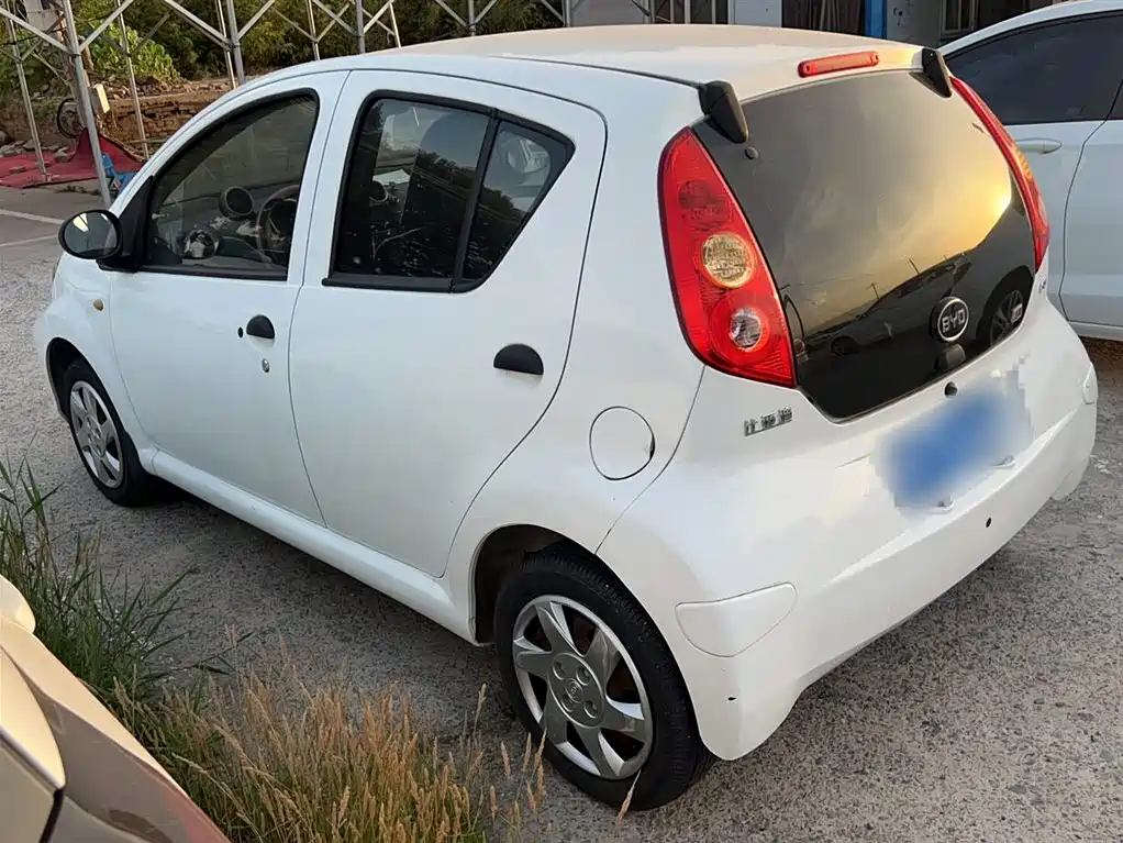 BYD F0 1.0 L AMT Xuan Cool