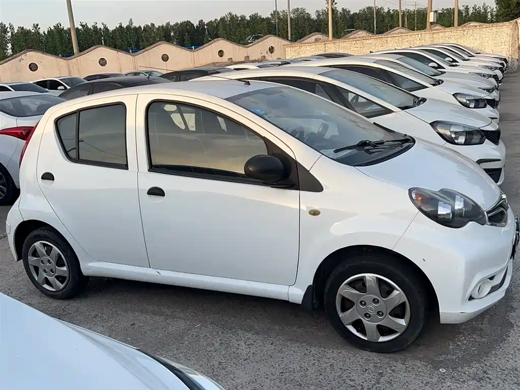 BYD F0 1.0 L AMT Xuan Cool