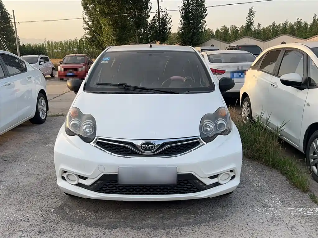 BYD F0 1.0 L AMT Xuan Cool