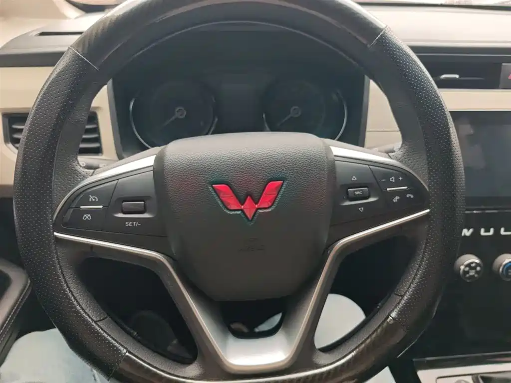 Wuling Journey 1.5 T Manual Luxury