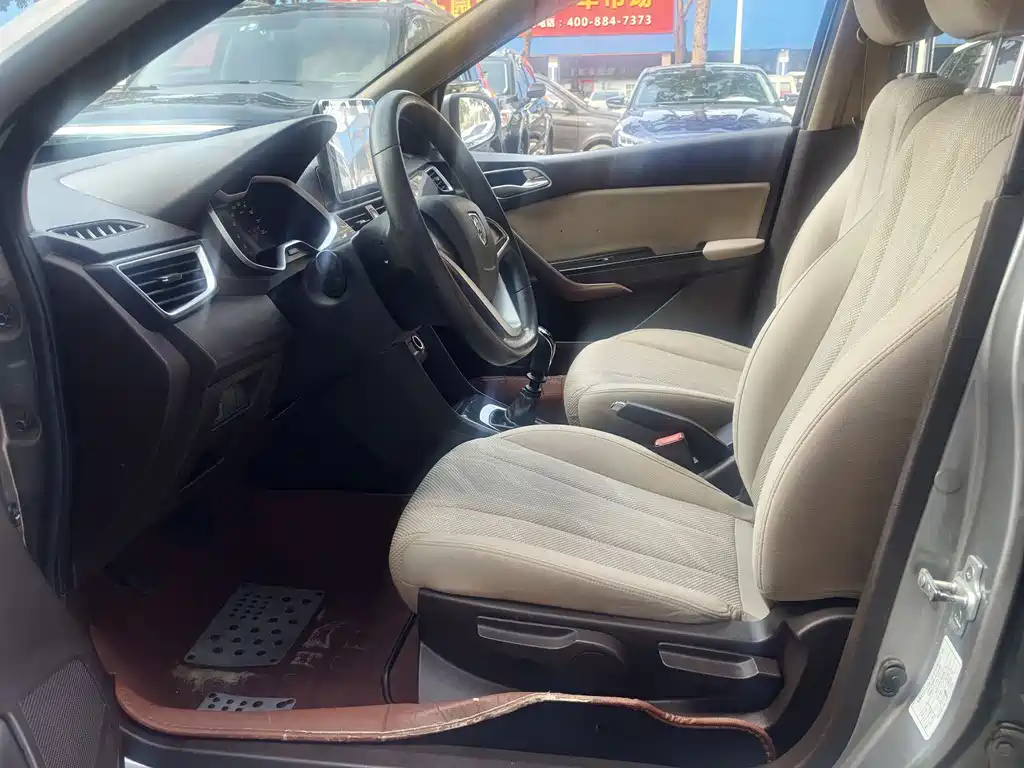 Baojun 310 W 1.5 L Manual Comfort CN-V