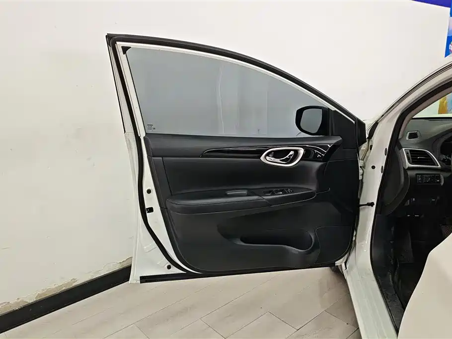 Sylphy 1.6 XV CVT Smart Enjoyment