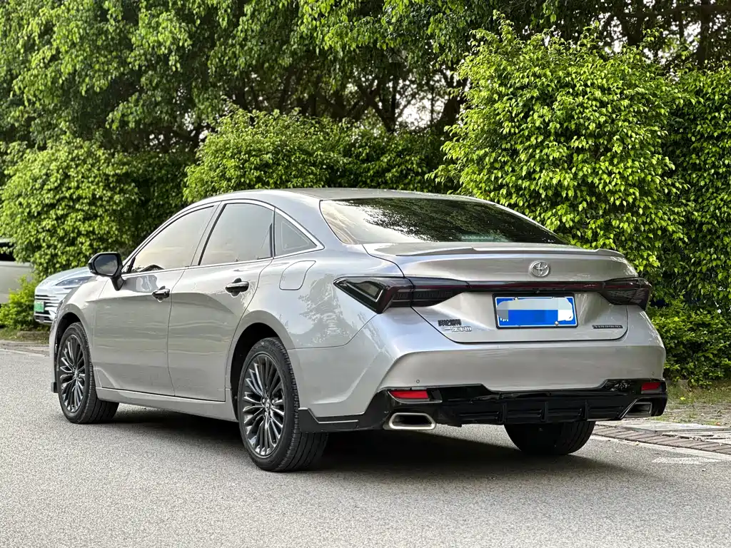 Avalon 2.5 L Touring Distinguished SPORT