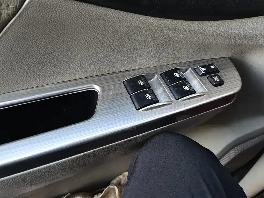 Fengxing S500 风行S500 2016款 1.6 L CVT尊享型