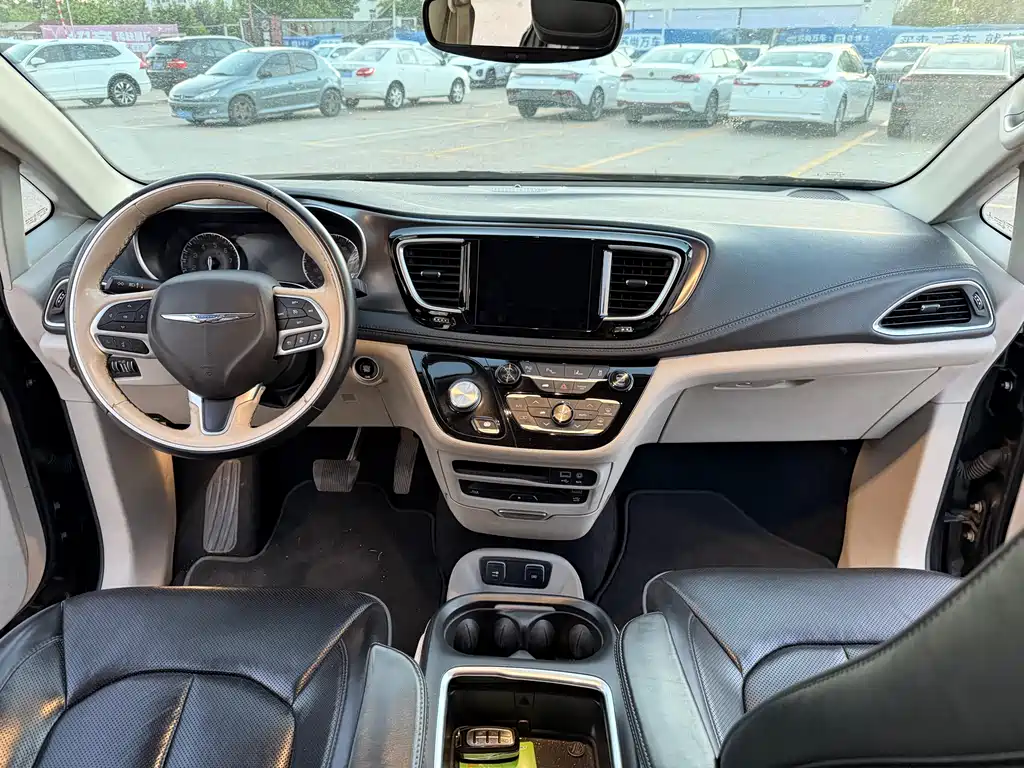 Pacifica (Import) 3.6 L Premium