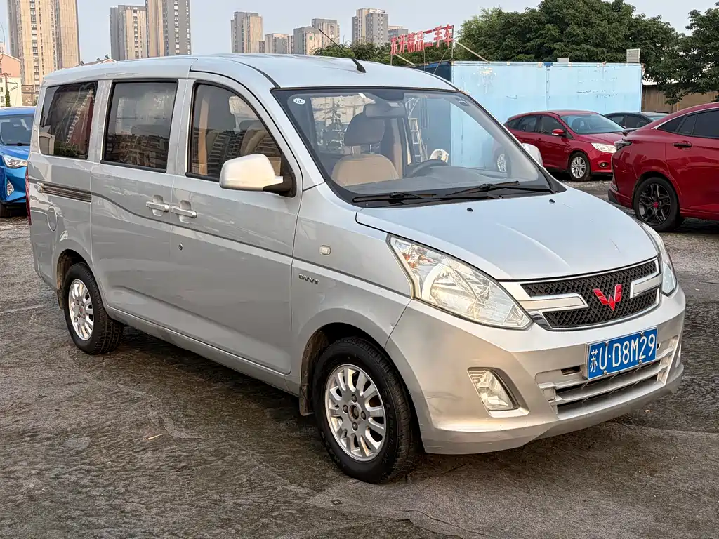 Wuling Rongguang V 1.5 L Standard