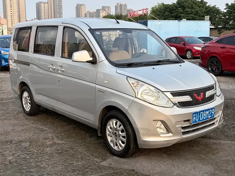 Wuling Rongguang V 1.5 L Standard