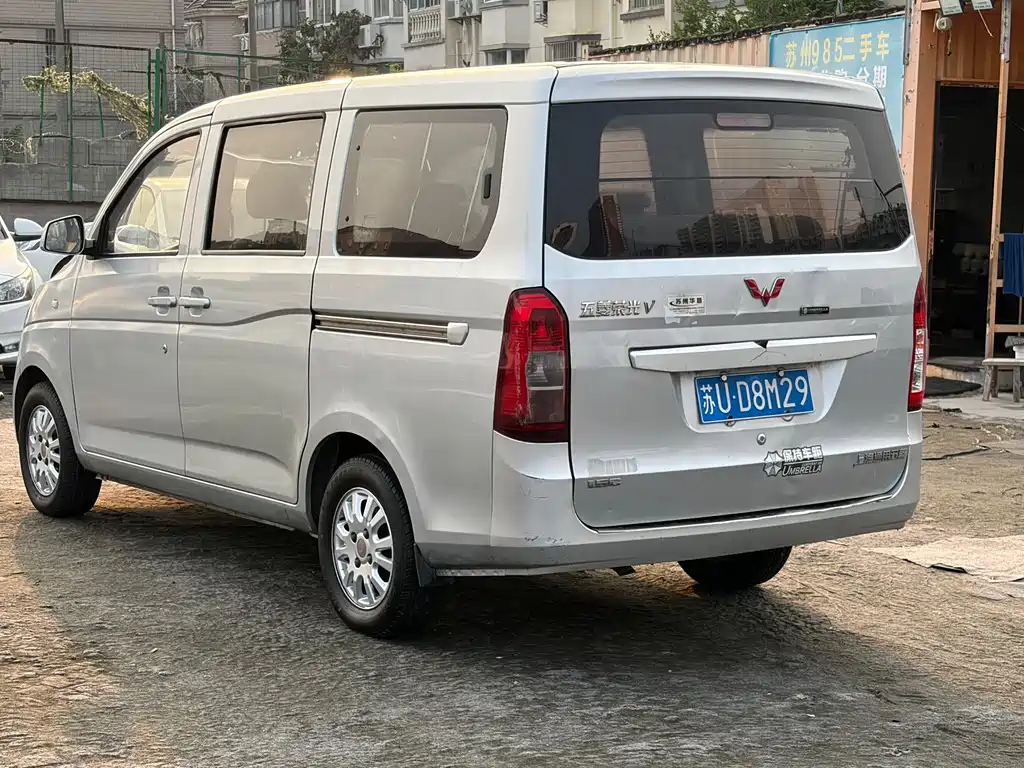 Wuling Rongguang V 1.5 L Standard