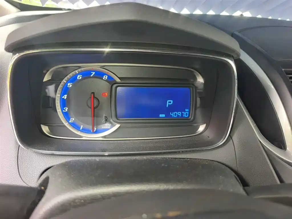 Tracker 1.4 T Auto 2 WD Luxury
